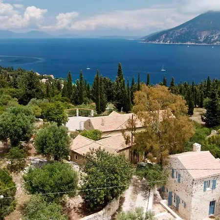 Mathilda's House فيلة *