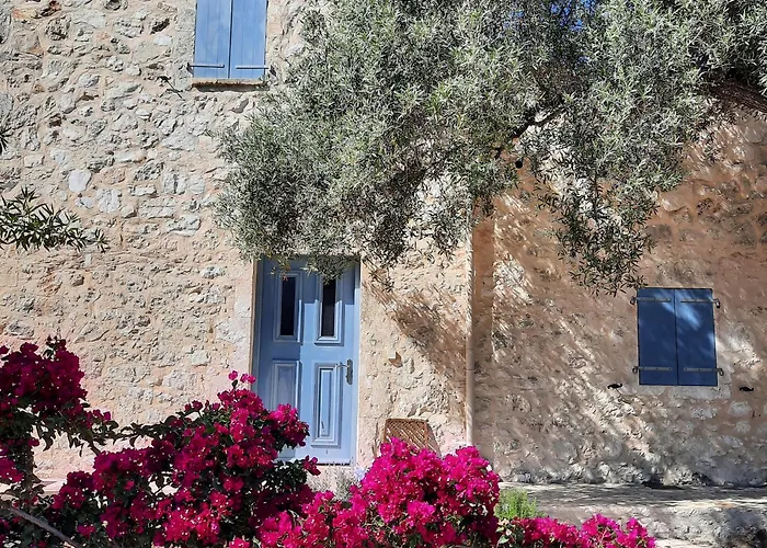 Mathilda's House * Tselendata